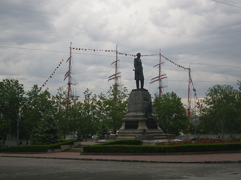 В Севастополе, барк Седов